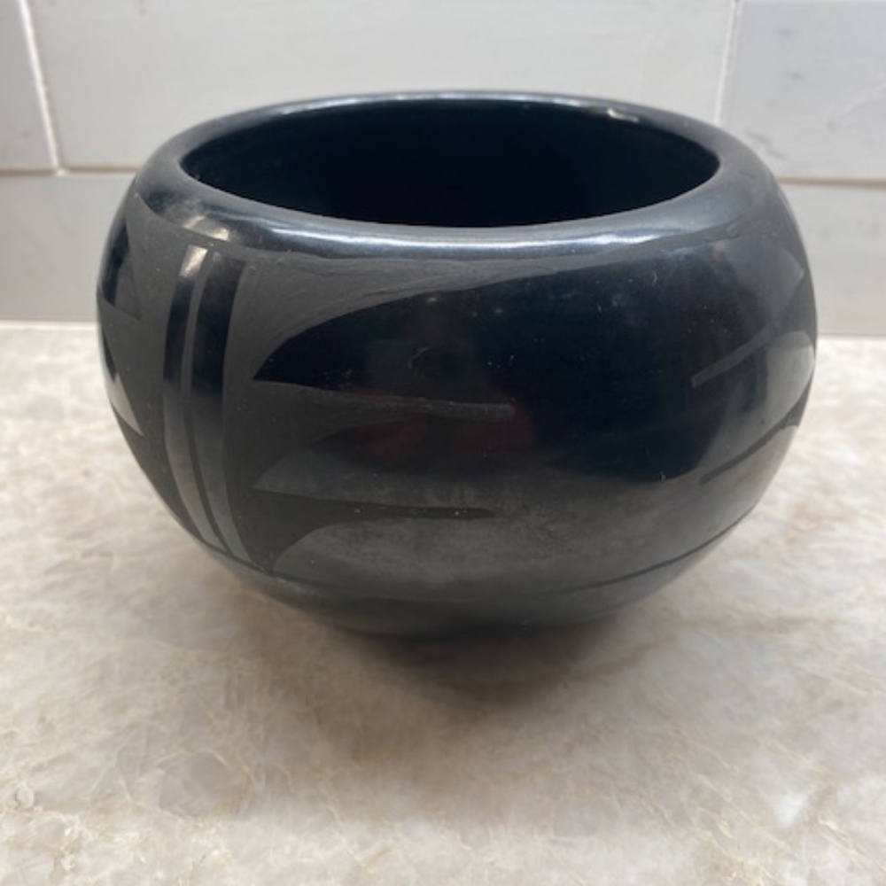 Signed Santa Clara Pueblo Blackware Bowl – Nicolas Santa Clara